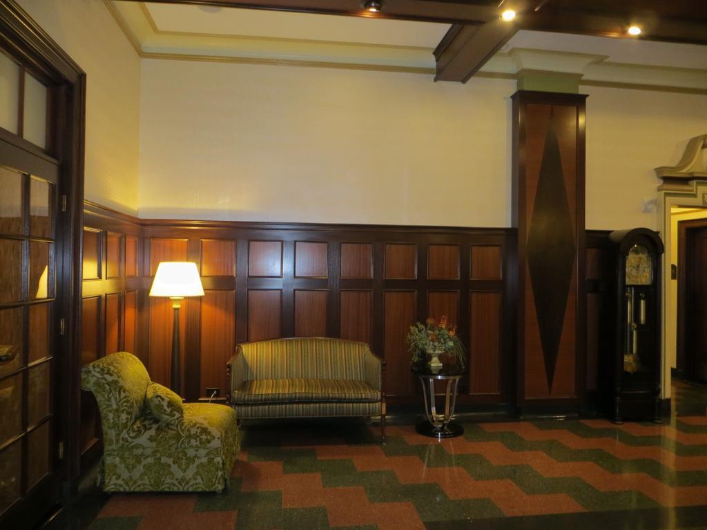 Hotel Carleton Of Oak Park Exteriér fotografie